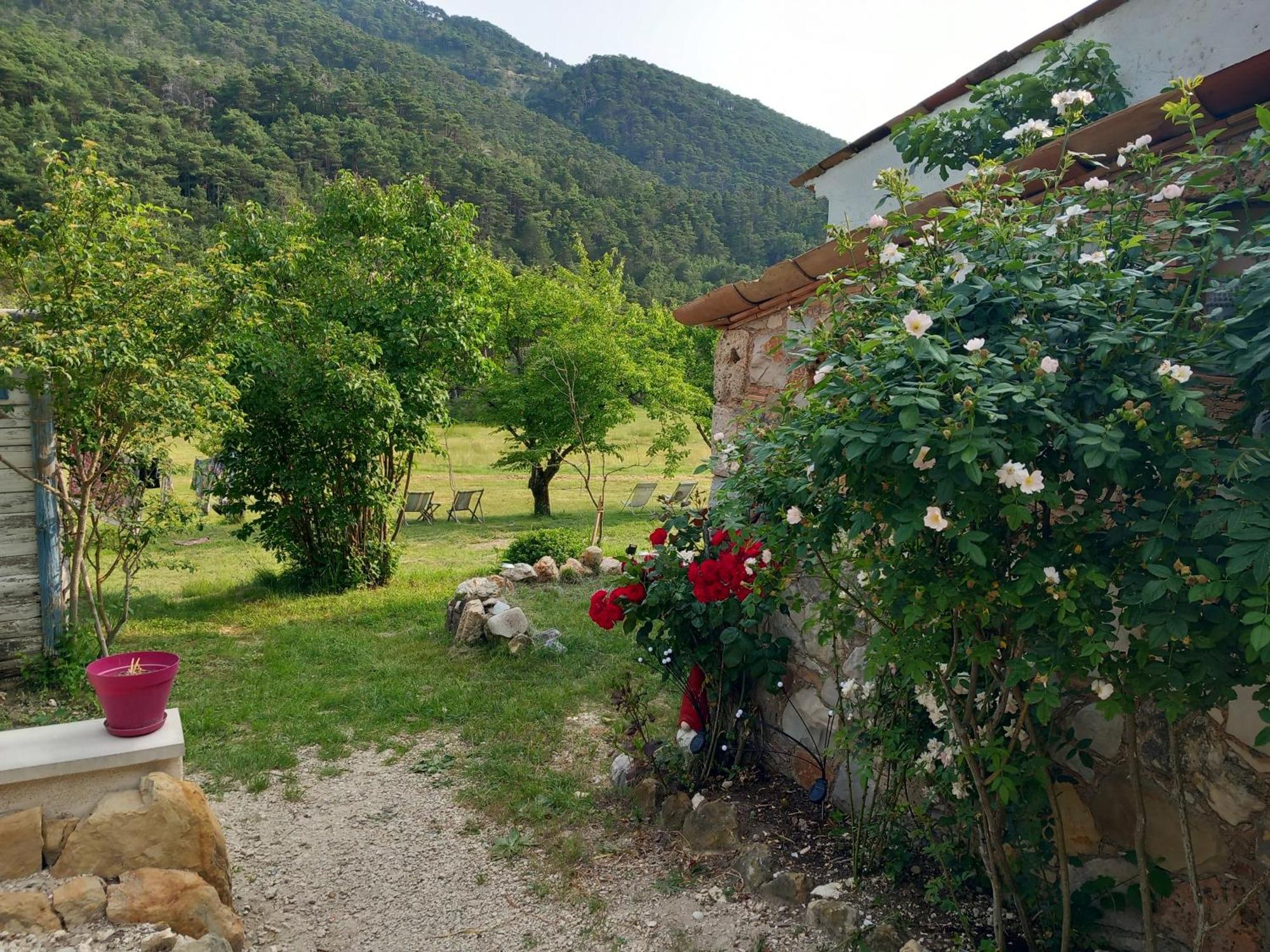 Gite La Mountagna Peyroules Экстерьер фото